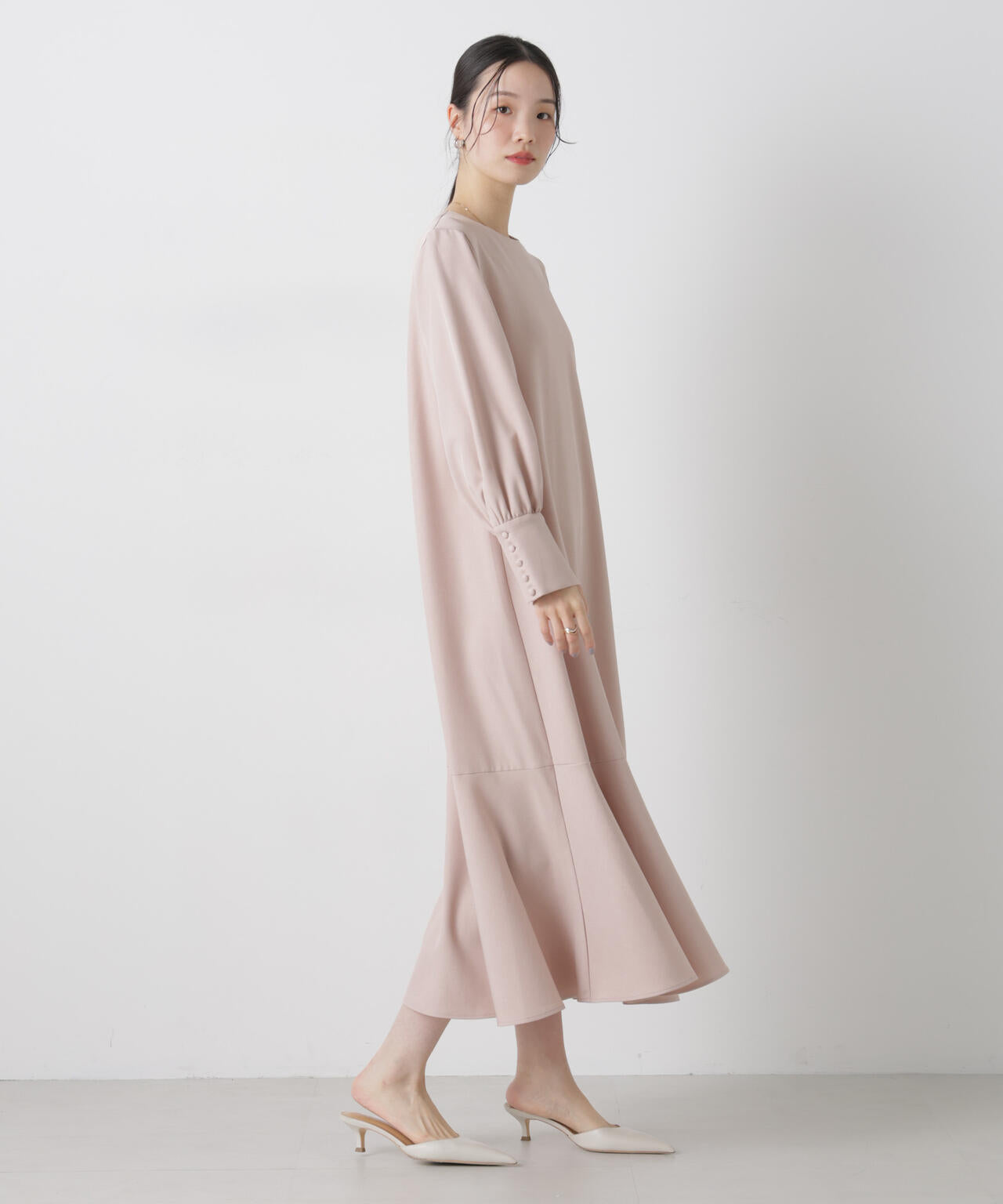 ヘムフレアクルミボタンスリーブワンピース 6736119309