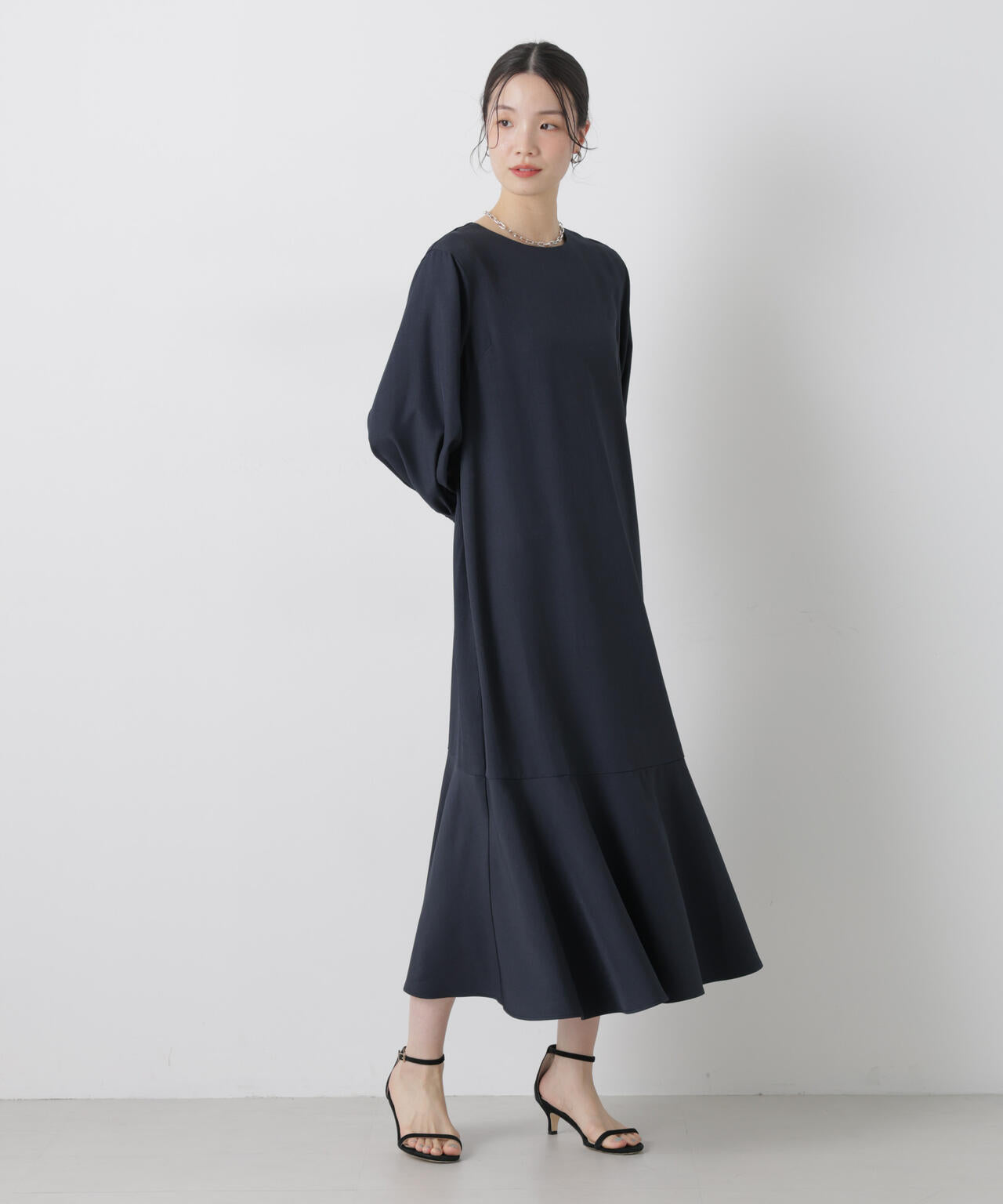 ヘムフレアクルミボタンスリーブワンピース 6736119309