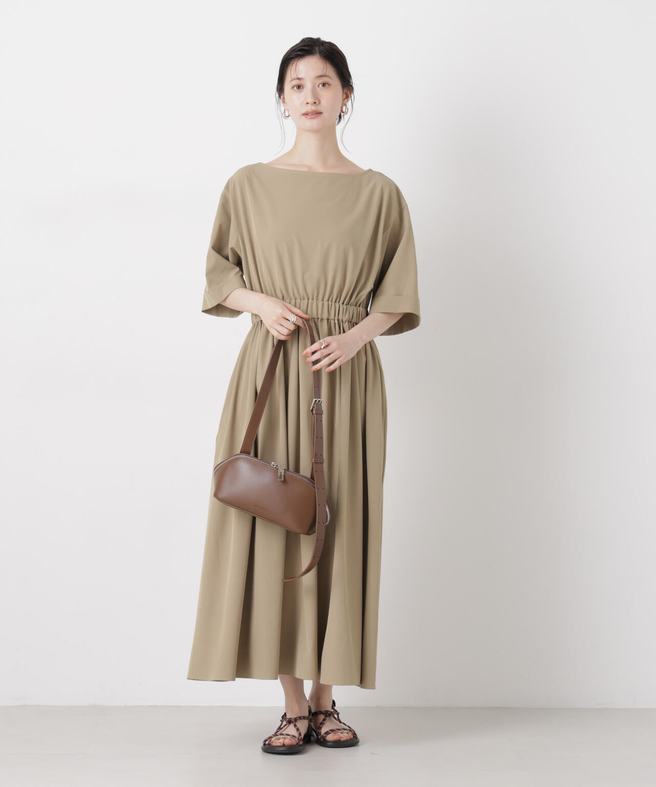 ウエストギャザーボートネックワンピース 6736119317