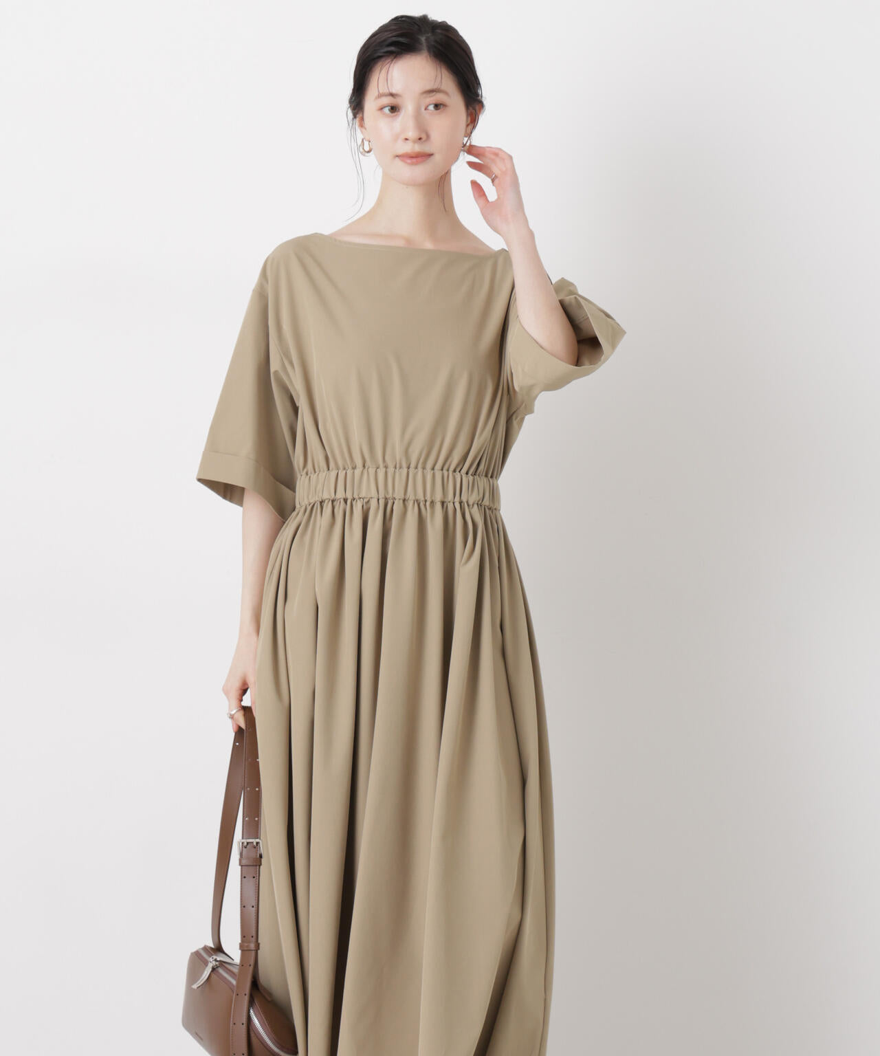 ウエストギャザーボートネックワンピース 6736119317