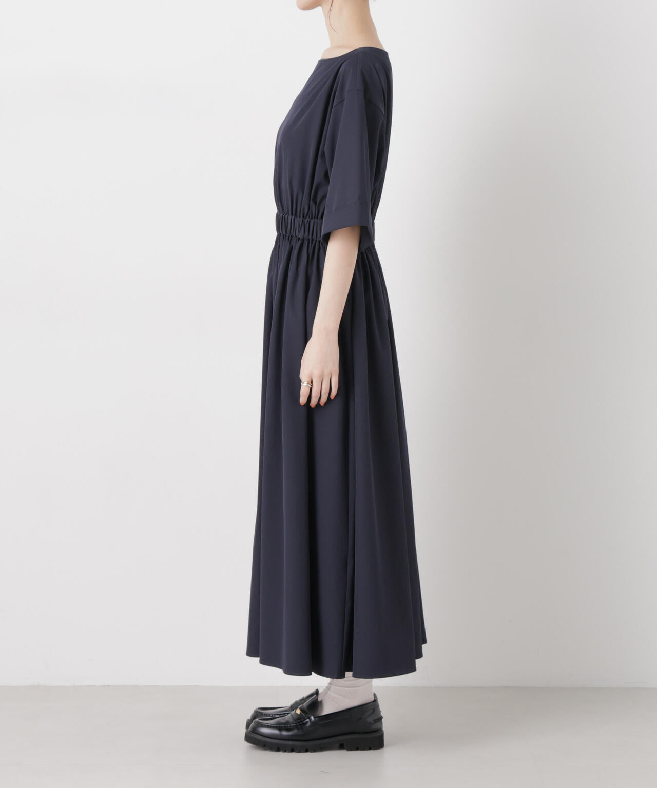ウエストギャザーボートネックワンピース 6736119317