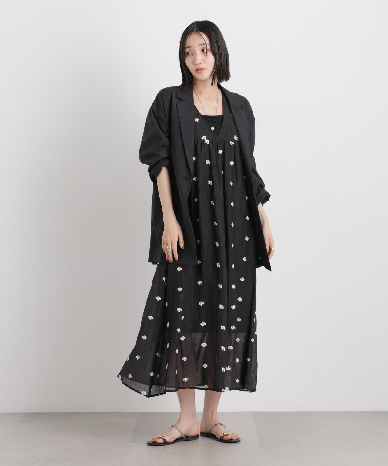 小花柄エンブロイダリーシアーギャザーワンピース 6736119325