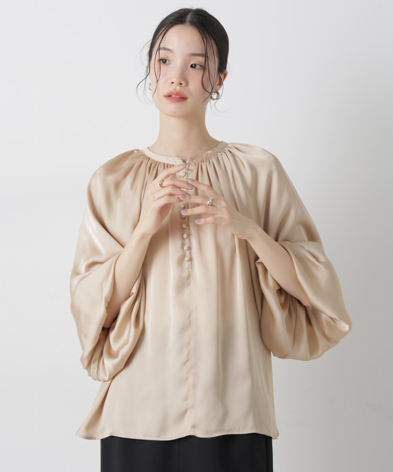 前後2wayサテンボリュームスリーブブラウス