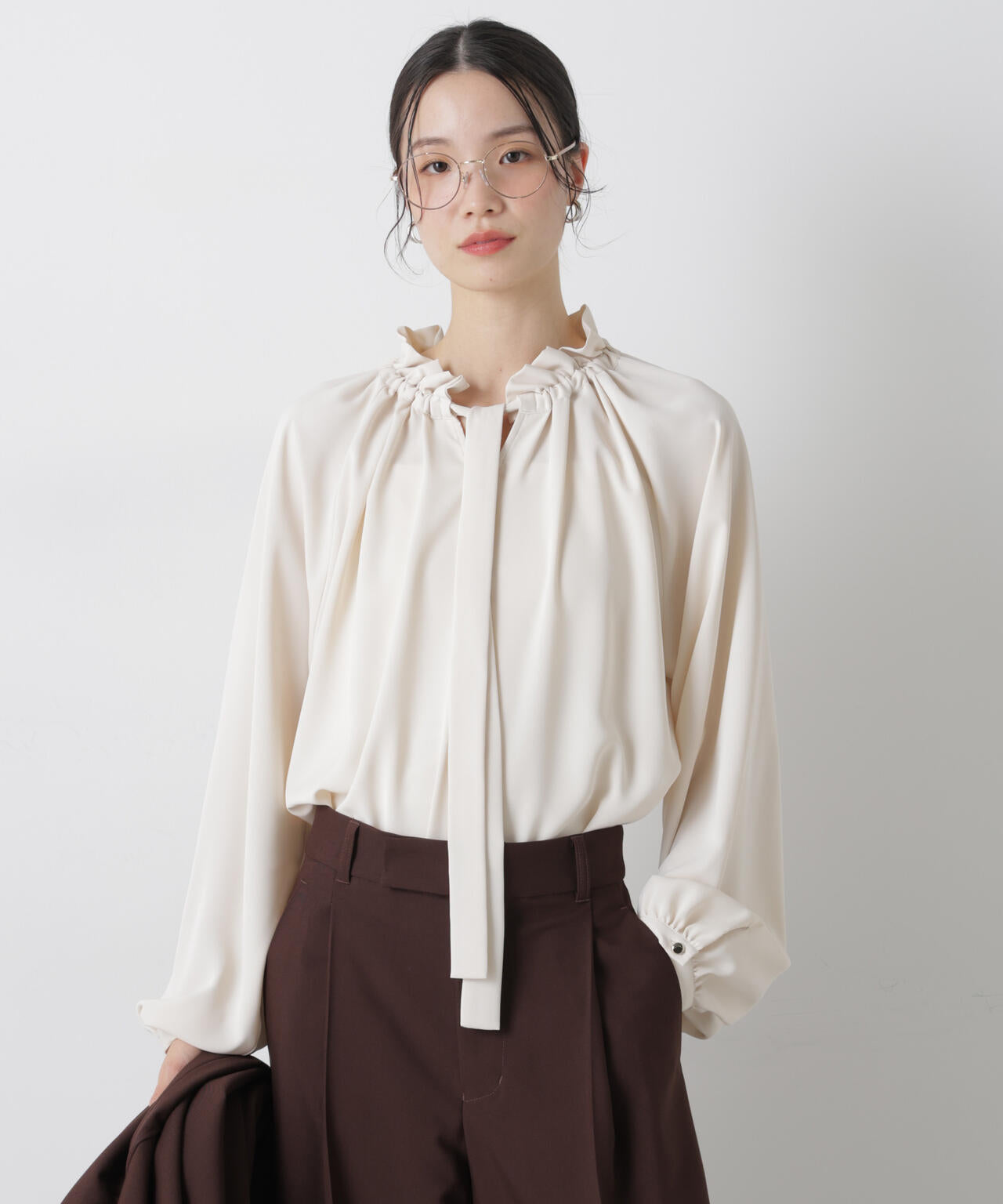 フリルカラーボータイブラウス 6736120306