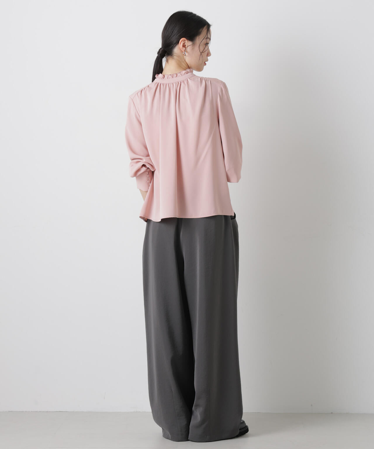 前後2wayスタンドカラーギャザーブラウス 6736120308