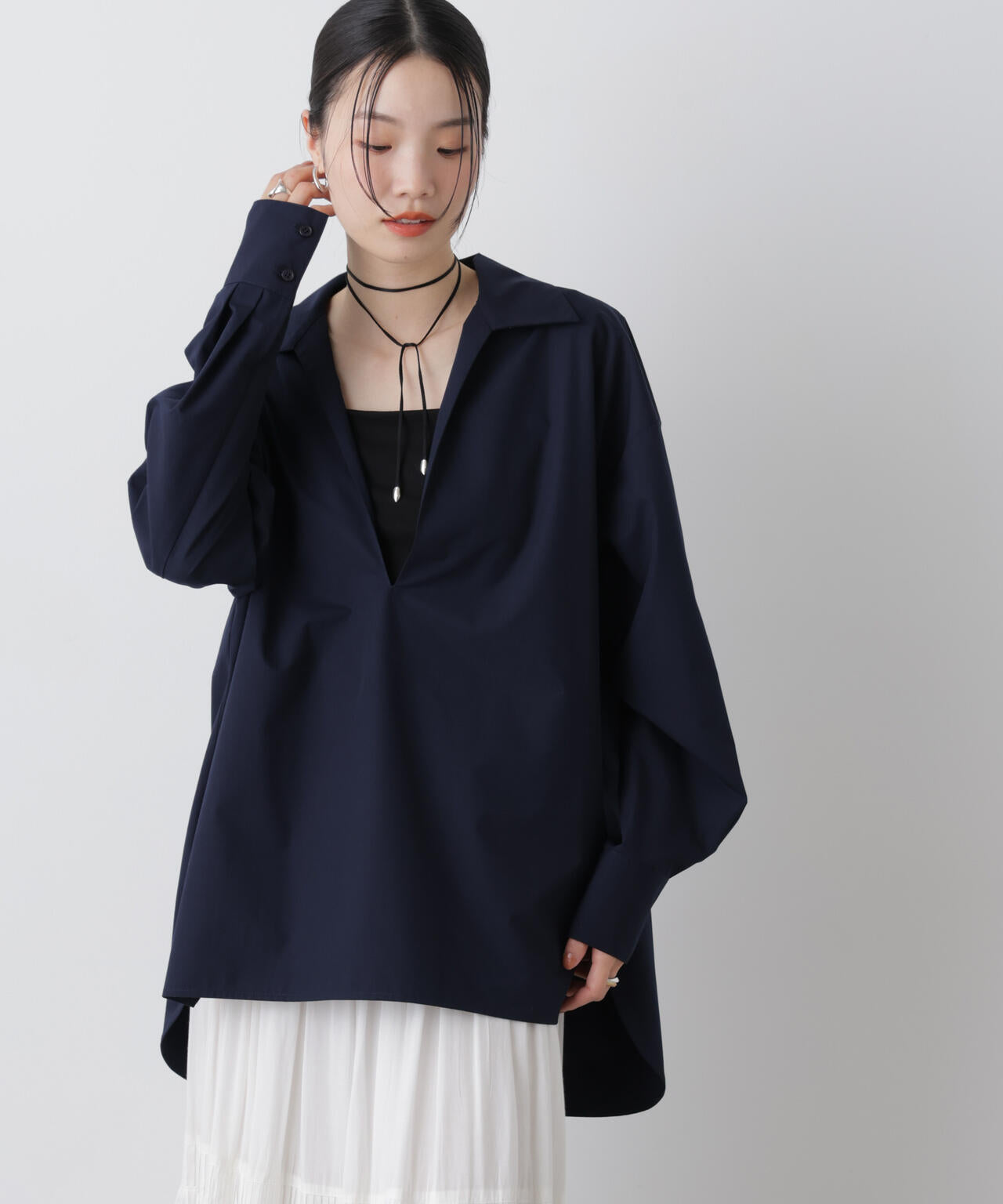 ディープVスキッパープルオーバーシャツ