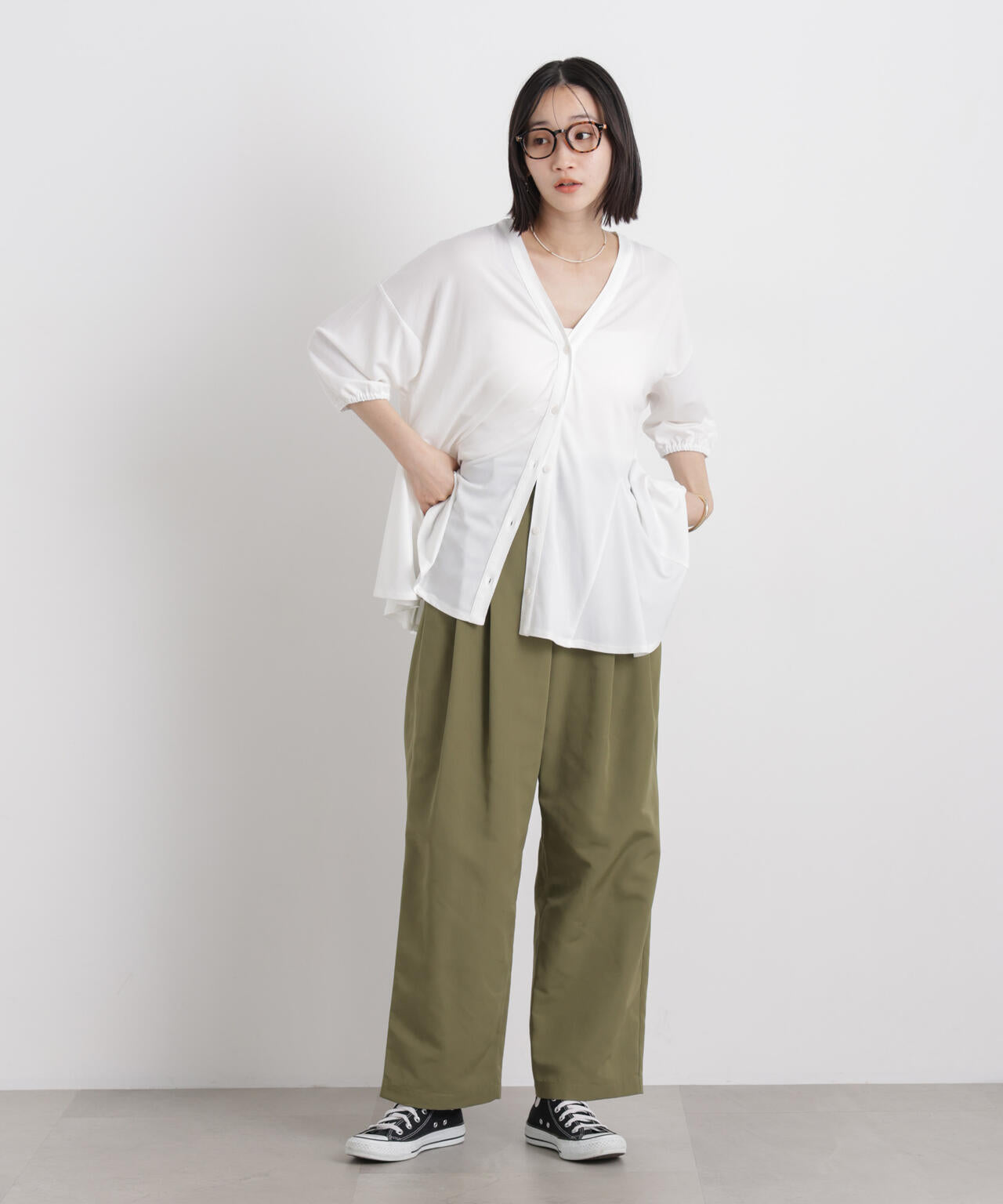 カットジョーゼットマチフレアVネックブラウス 6736121305