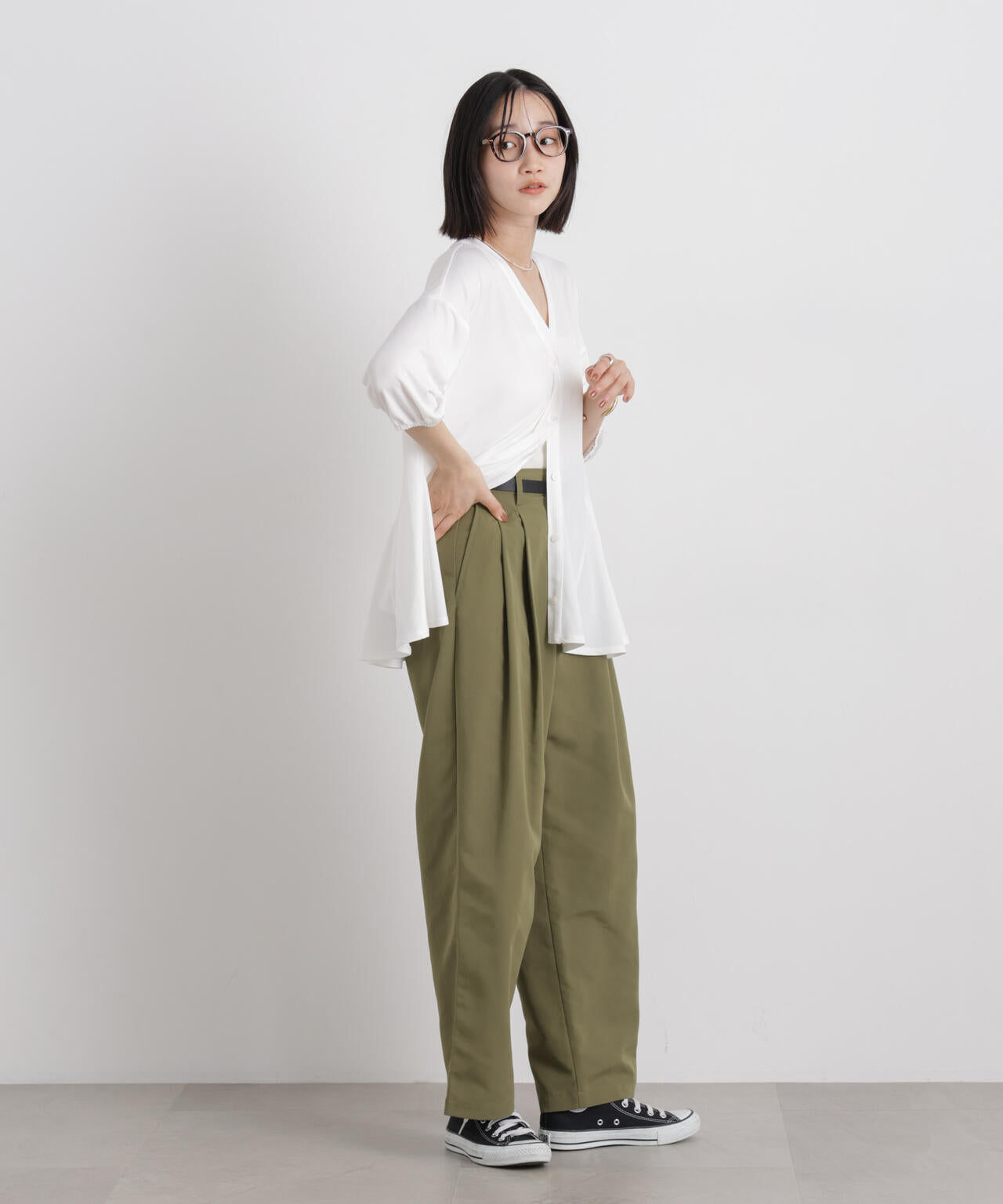 カットジョーゼットマチフレアVネックブラウス 6736121305