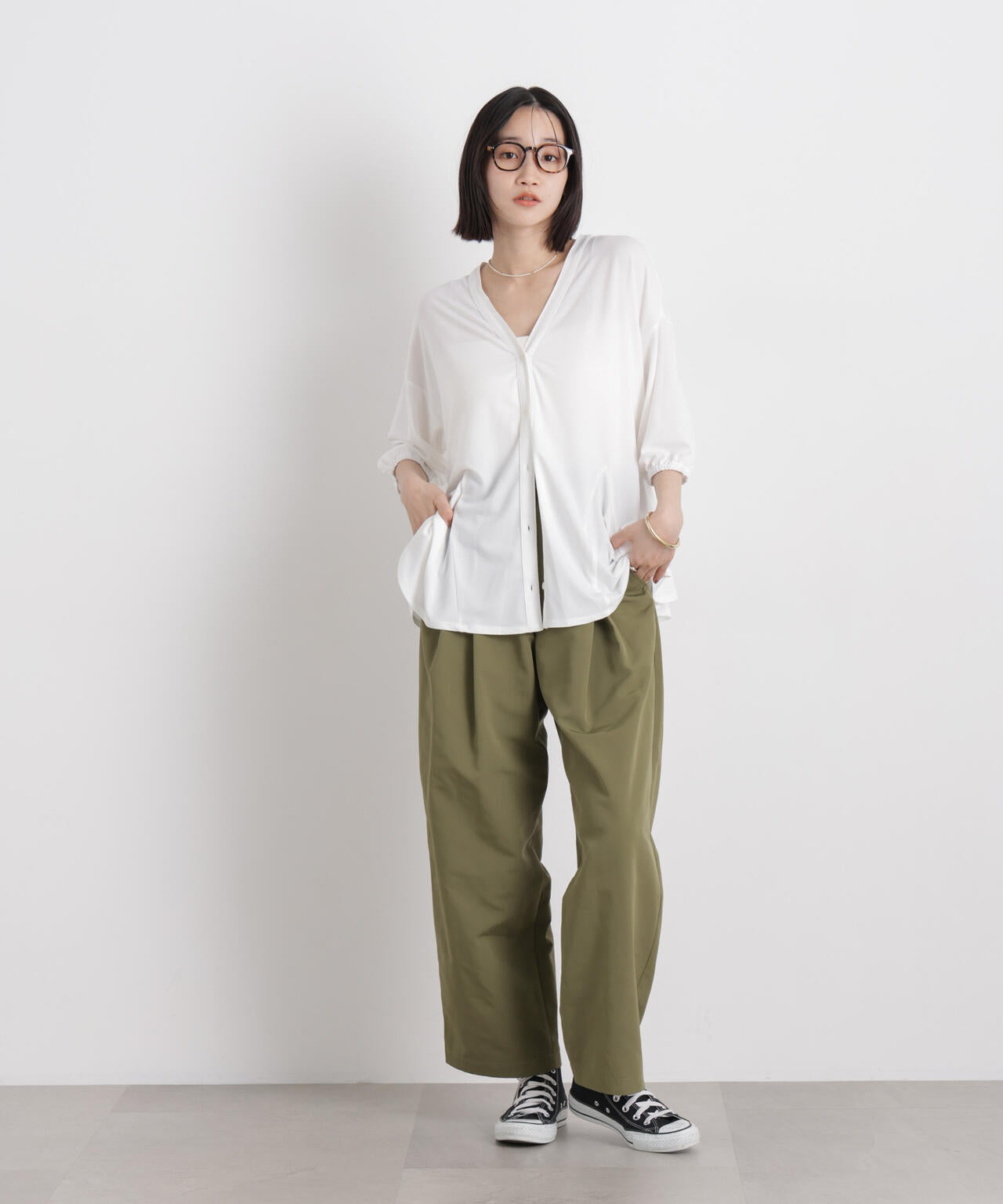 カットジョーゼットマチフレアVネックブラウス 6736121305