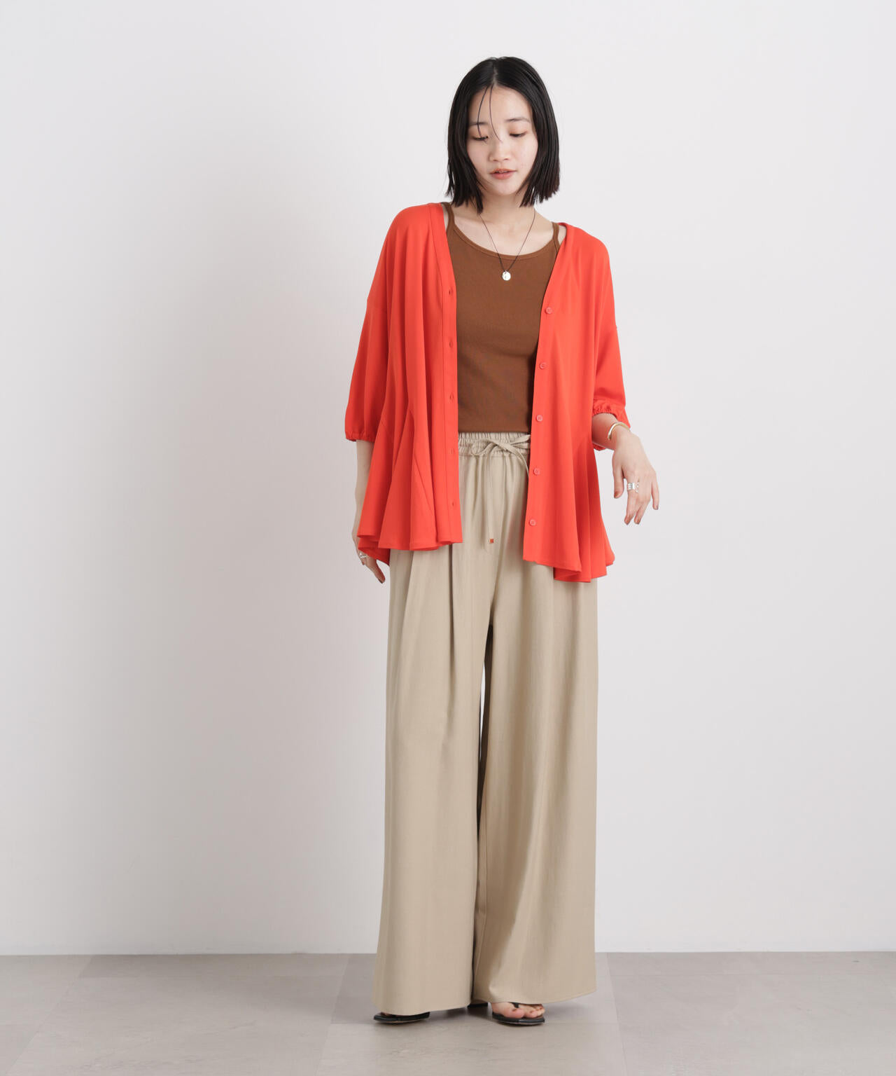 カットジョーゼットマチフレアVネックブラウス 6736121305