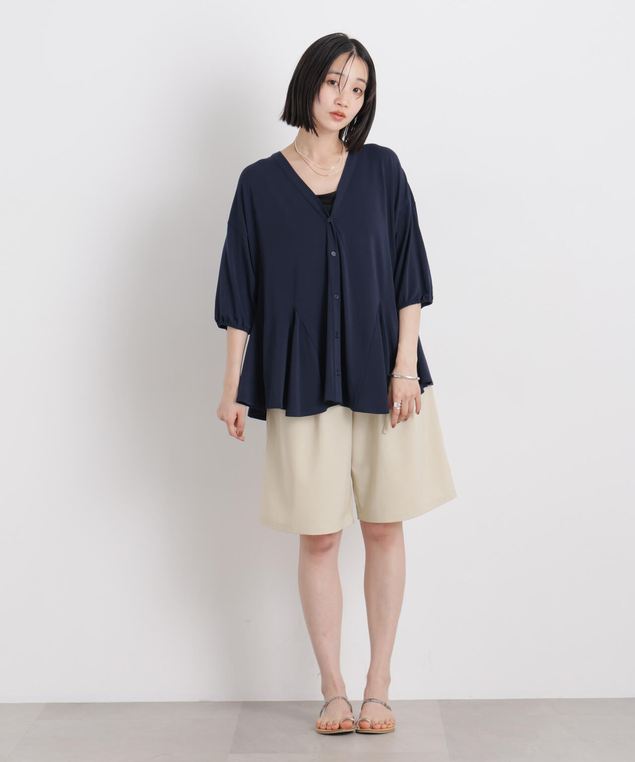 カットジョーゼットマチフレアVネックブラウス 6736121305