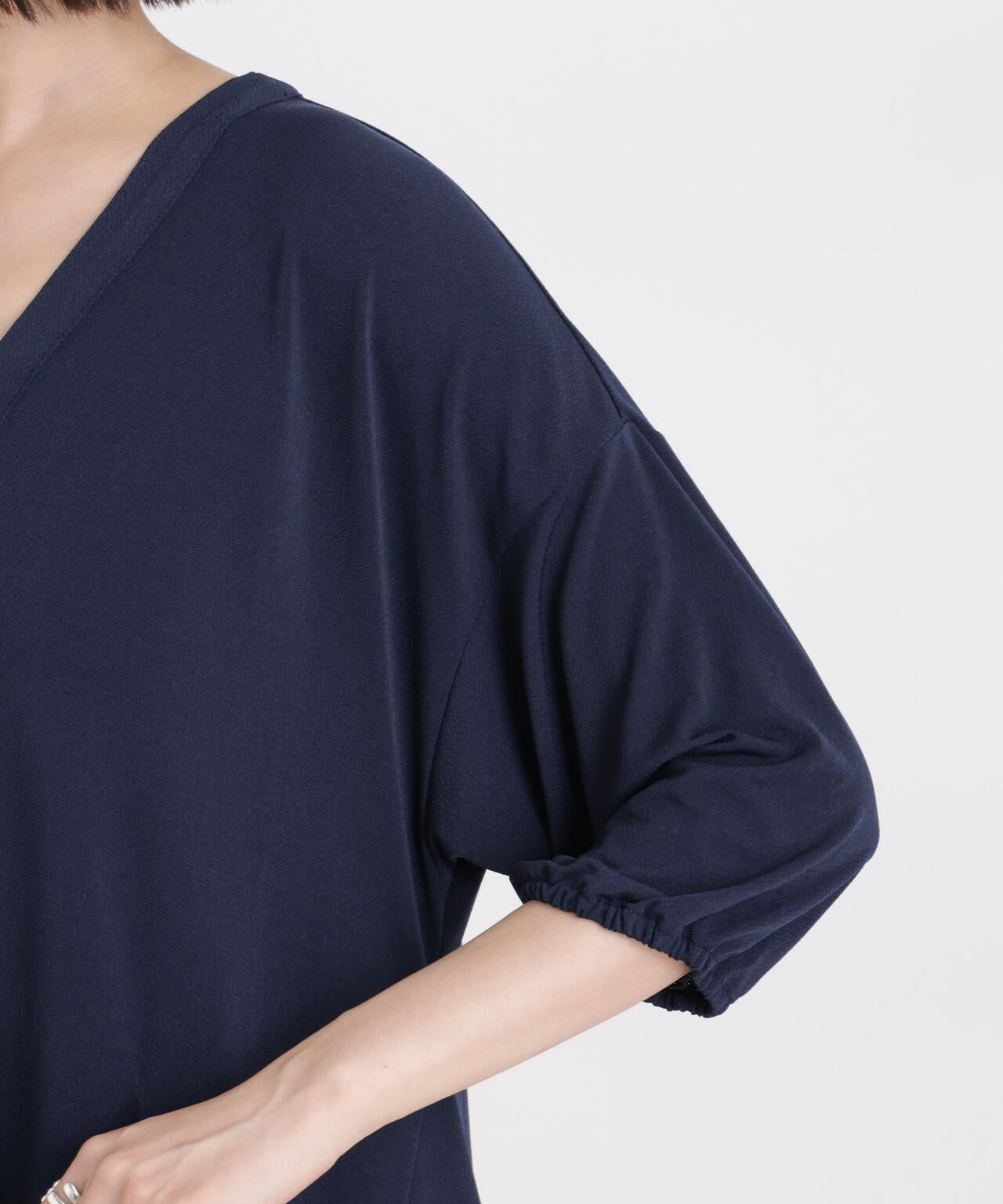 カットジョーゼットマチフレアVネックブラウス 6736121305