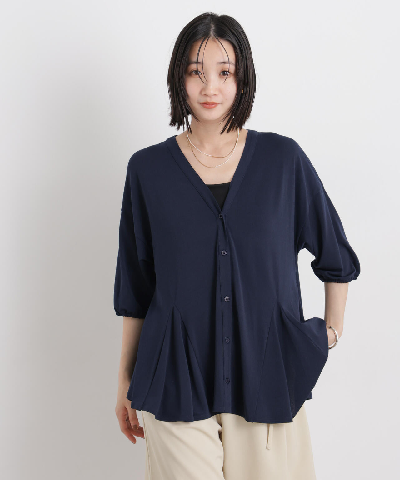 カットジョーゼットマチフレアVネックブラウス 6736121305