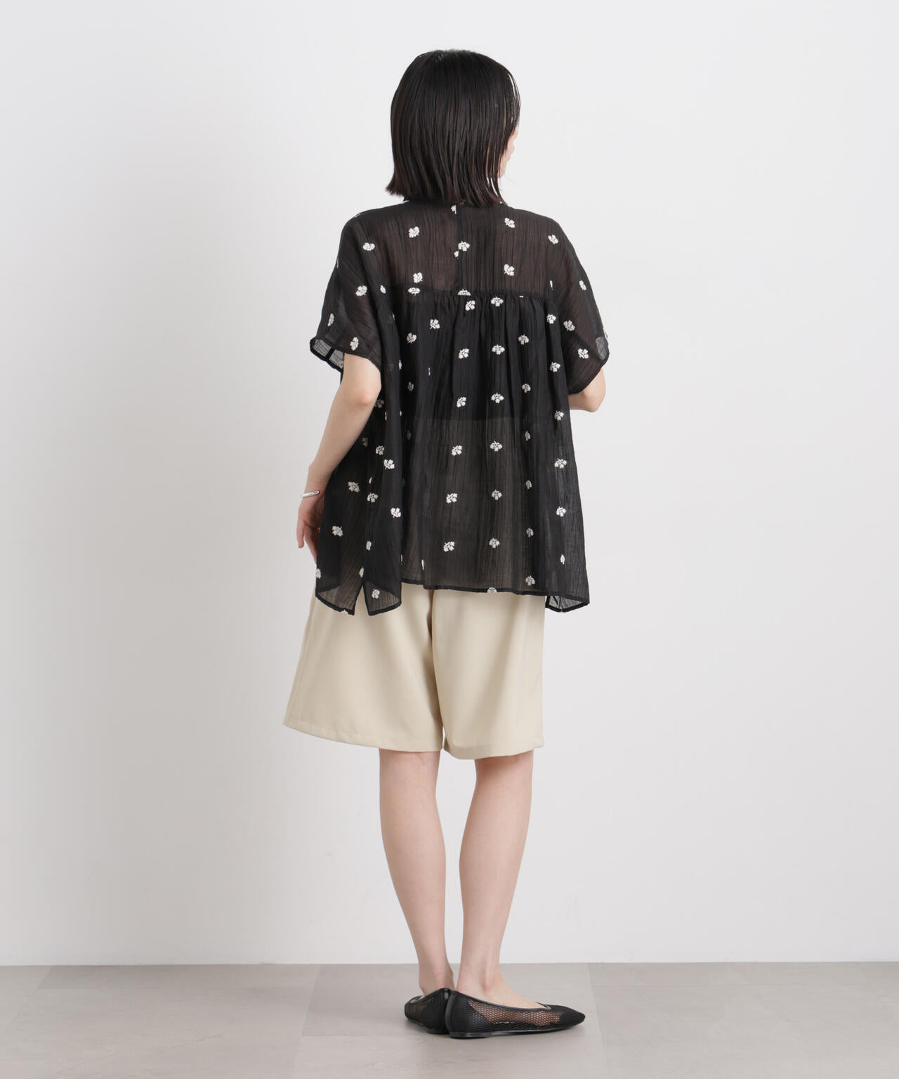 小花柄エンブロイダリーシアーワイドブラウス 6736121314