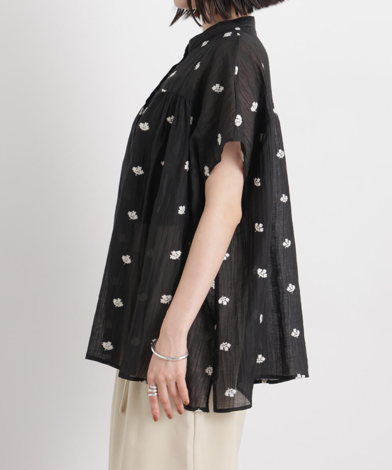 小花柄エンブロイダリーシアーワイドブラウス 6736121314
