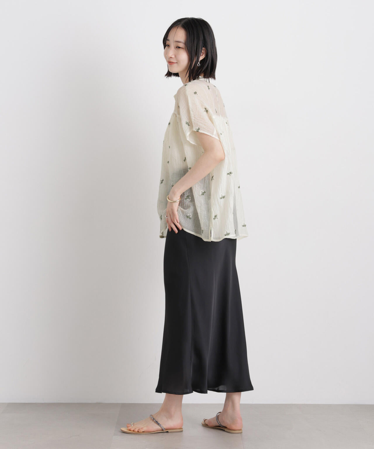 小花柄エンブロイダリーシアーワイドブラウス 6736121314
