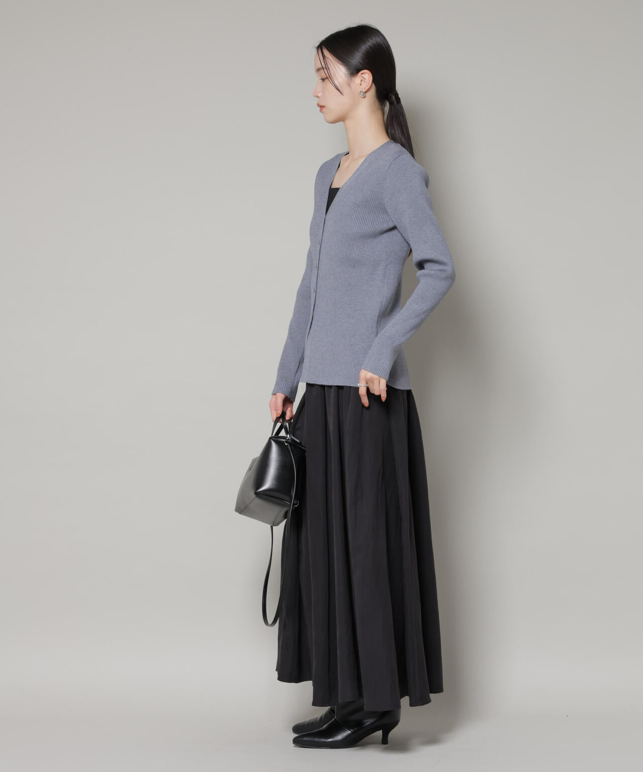 裾スリットVネックリブカーディガン 6736122300