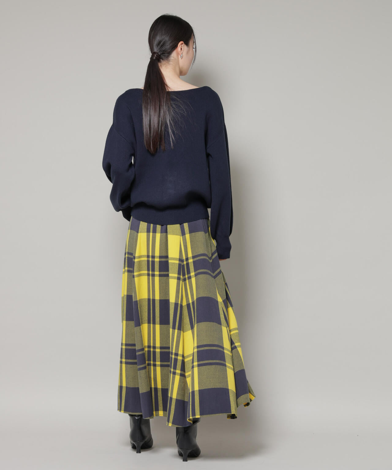 前後2wayセンターパール釦プルオーバーニット 6736122301