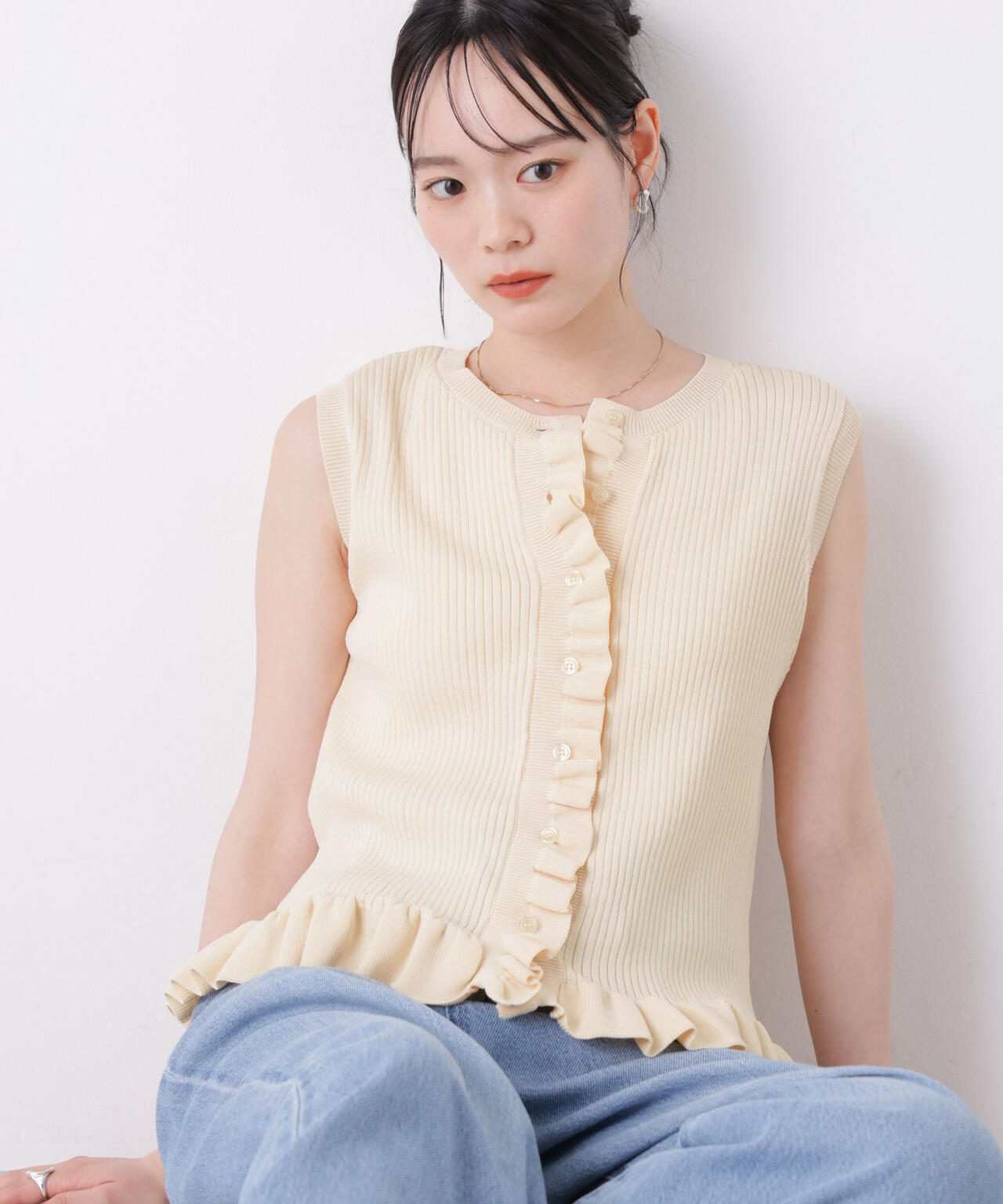 フリルデザインニットタンクトップ 6736122342