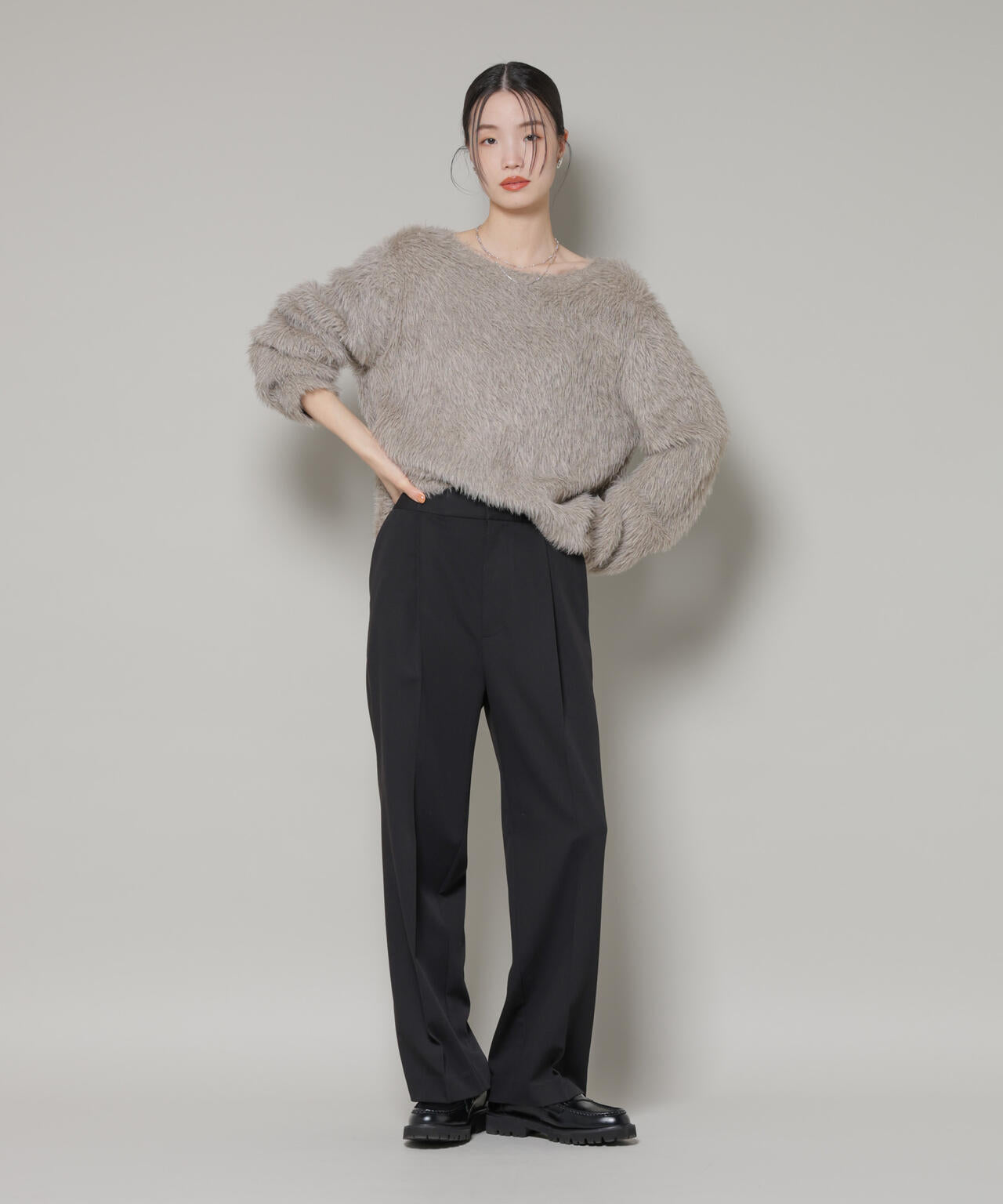 ワンタックセンタープレスストレートパンツ 6736127300