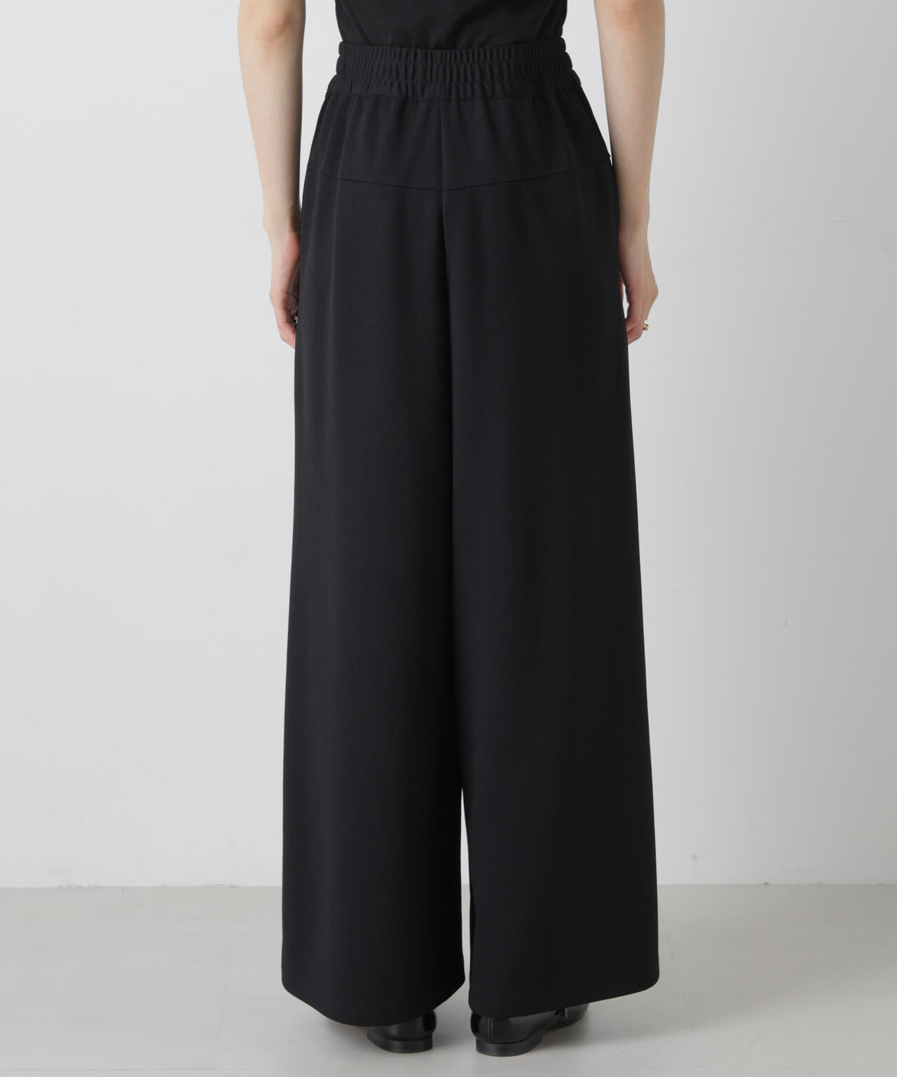 タックワイドカットジョーゼットパンツ 6736127301