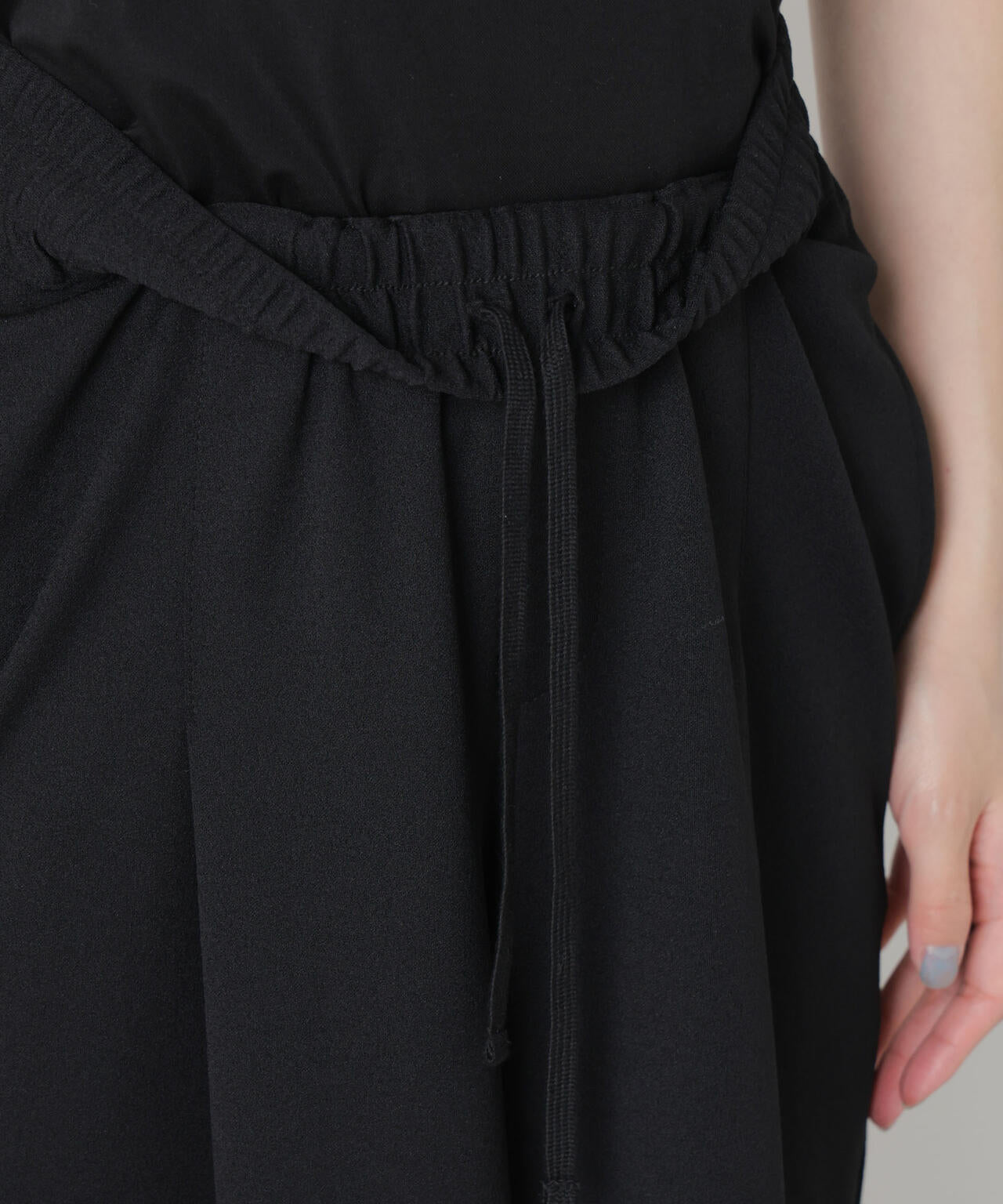 タックワイドカットジョーゼットパンツ 6736127301