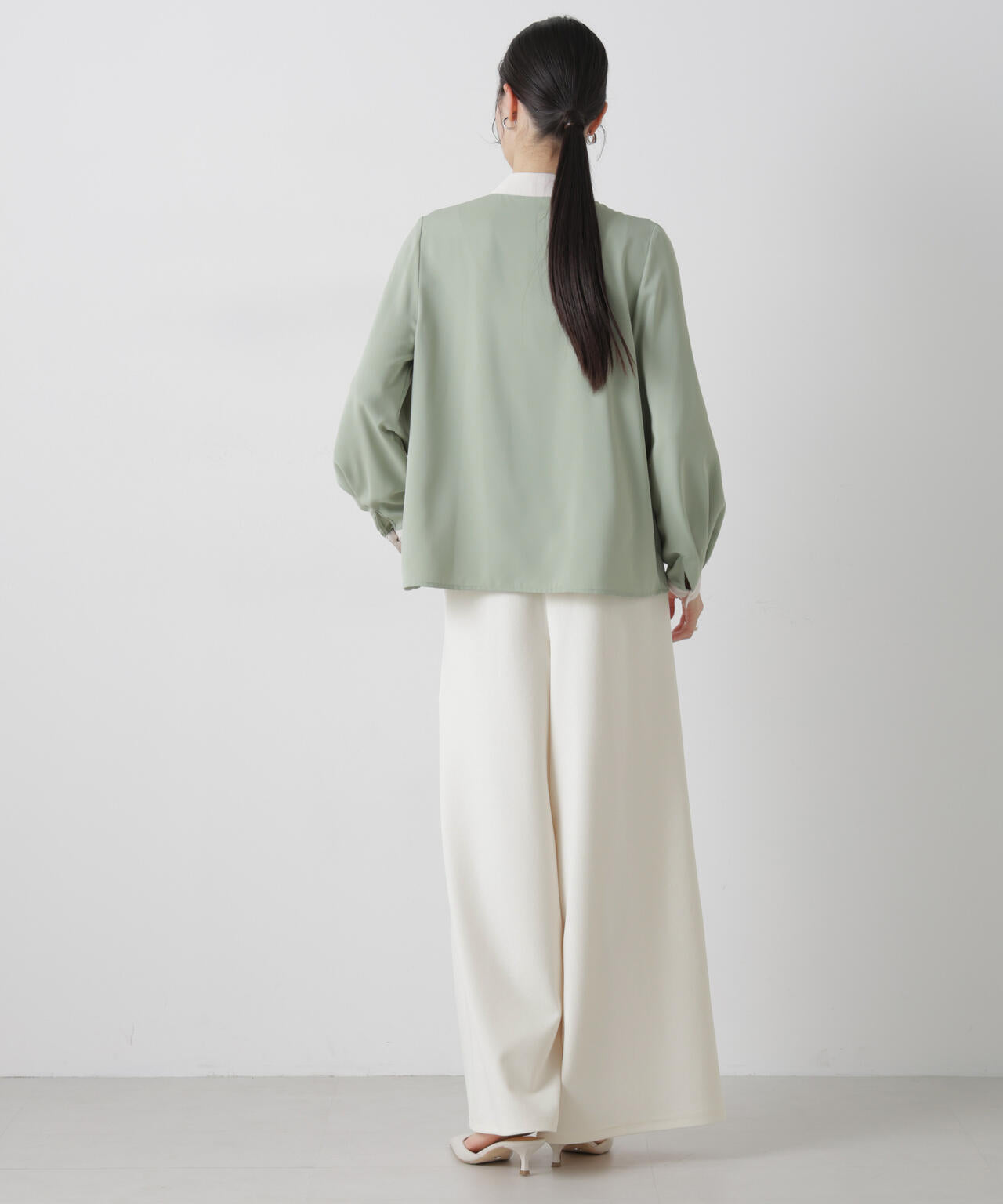 タックワイドカットジョーゼットパンツ 6736127301