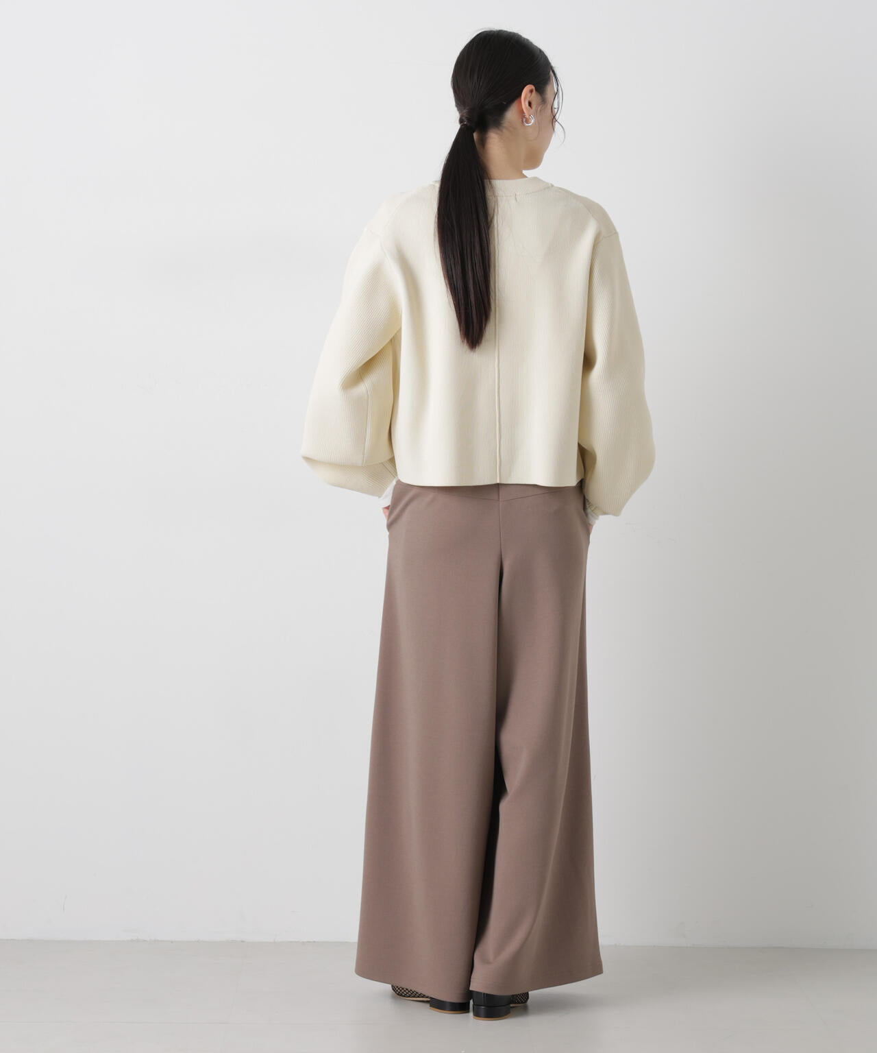 タックワイドカットジョーゼットパンツ 6736127301