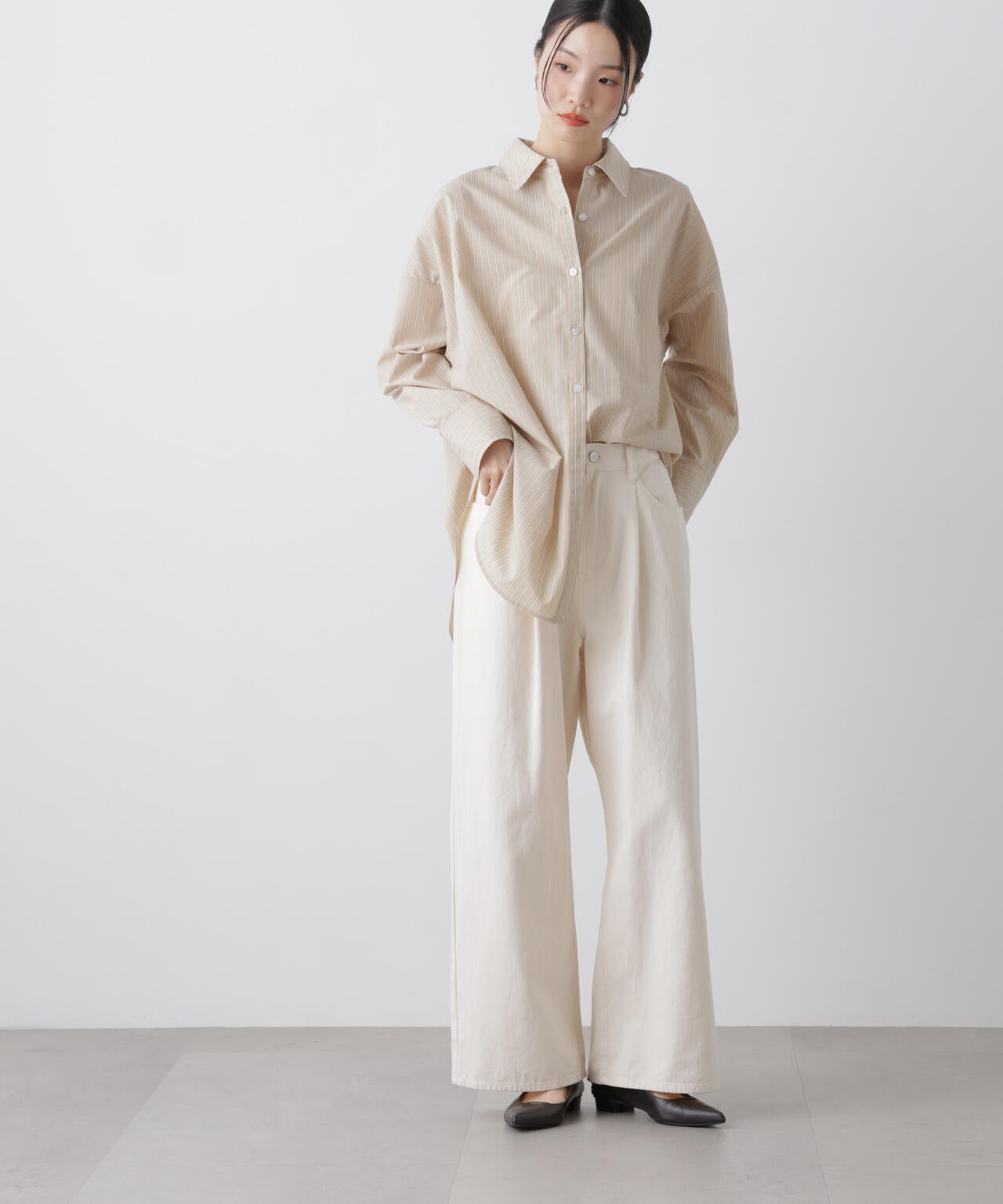 コットンツイルタックワイドパンツ 6736127304