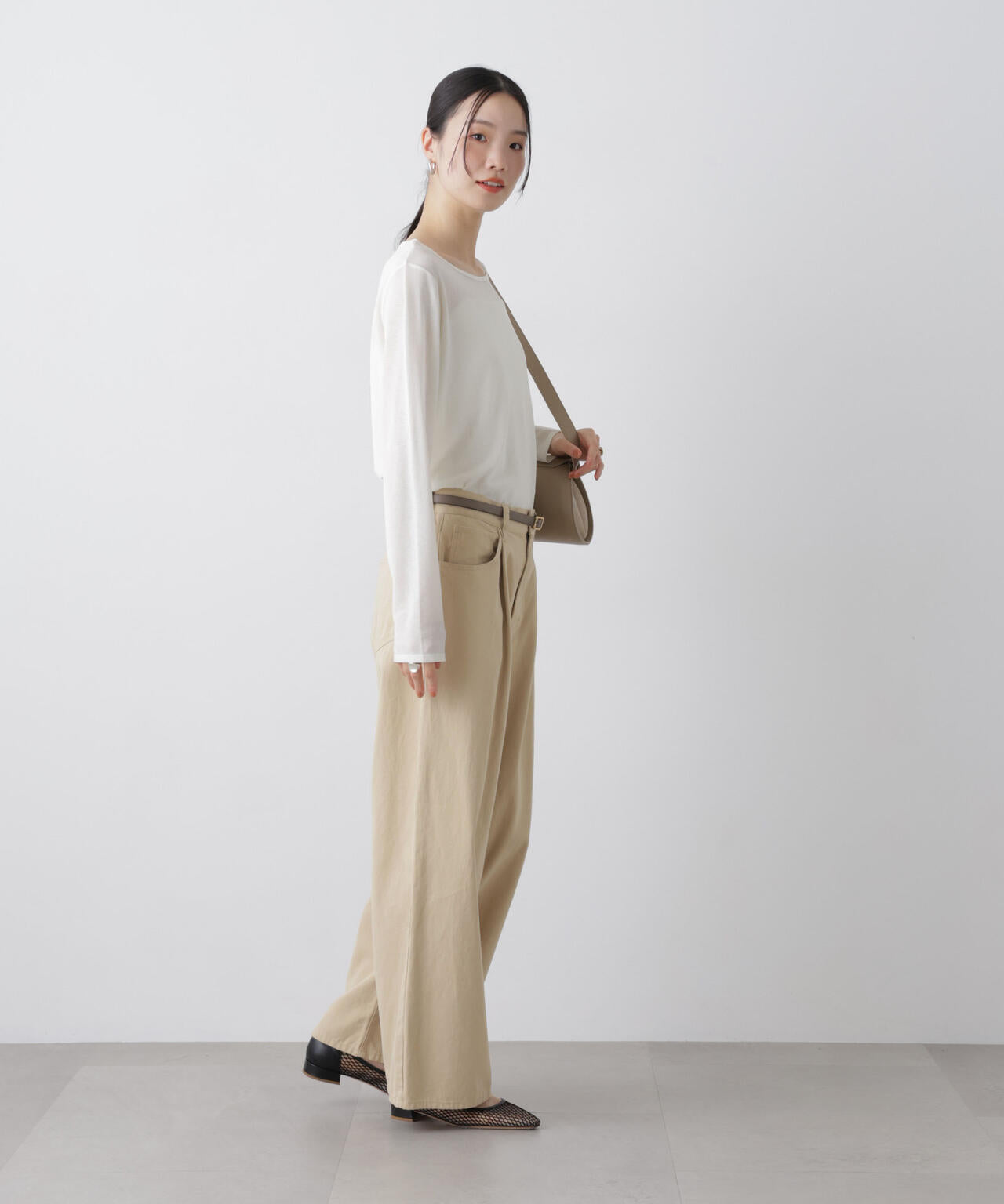 コットンツイルタックワイドパンツ 6736127304