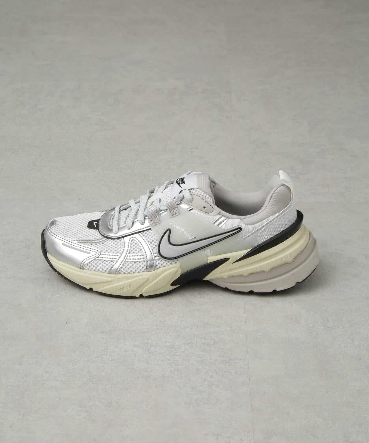 NIKE/ナイキ ウイメンズ V2K ラン 6715134024