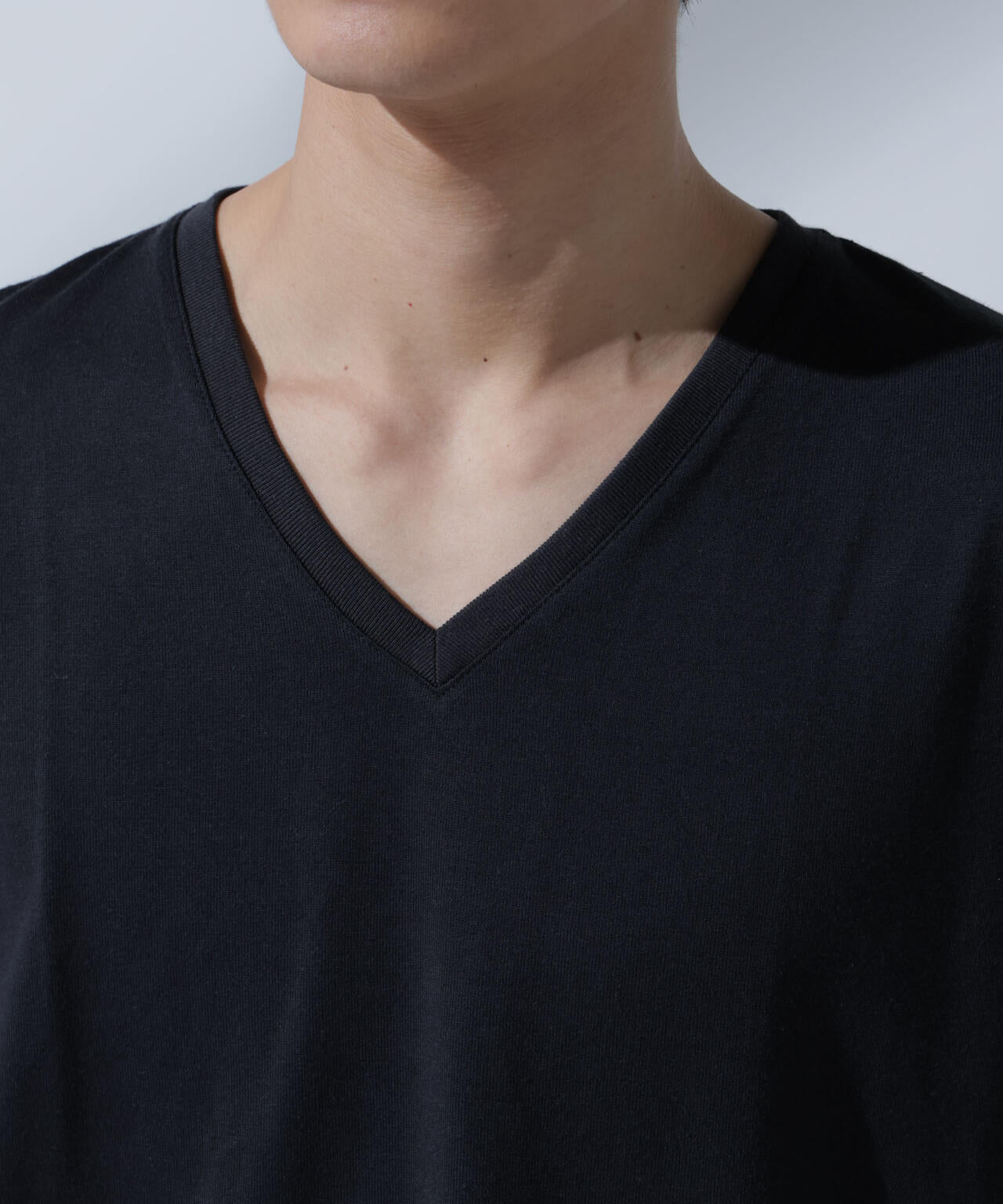 Anti Soaked(R)  汗染み防止 VネックTシャツ 6684124204