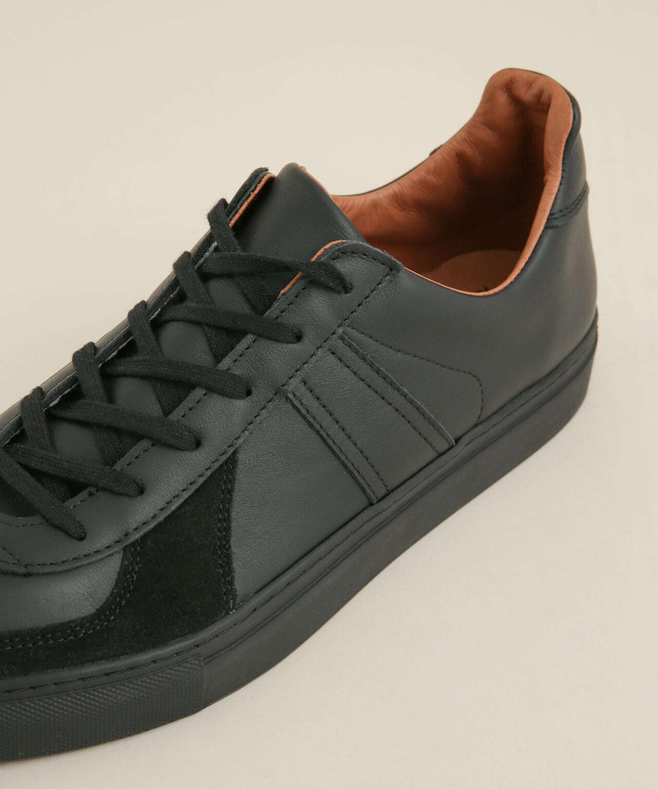 REPRODUCTION OF FOUND/GERMAN MILITARY TRAINER 6702234083