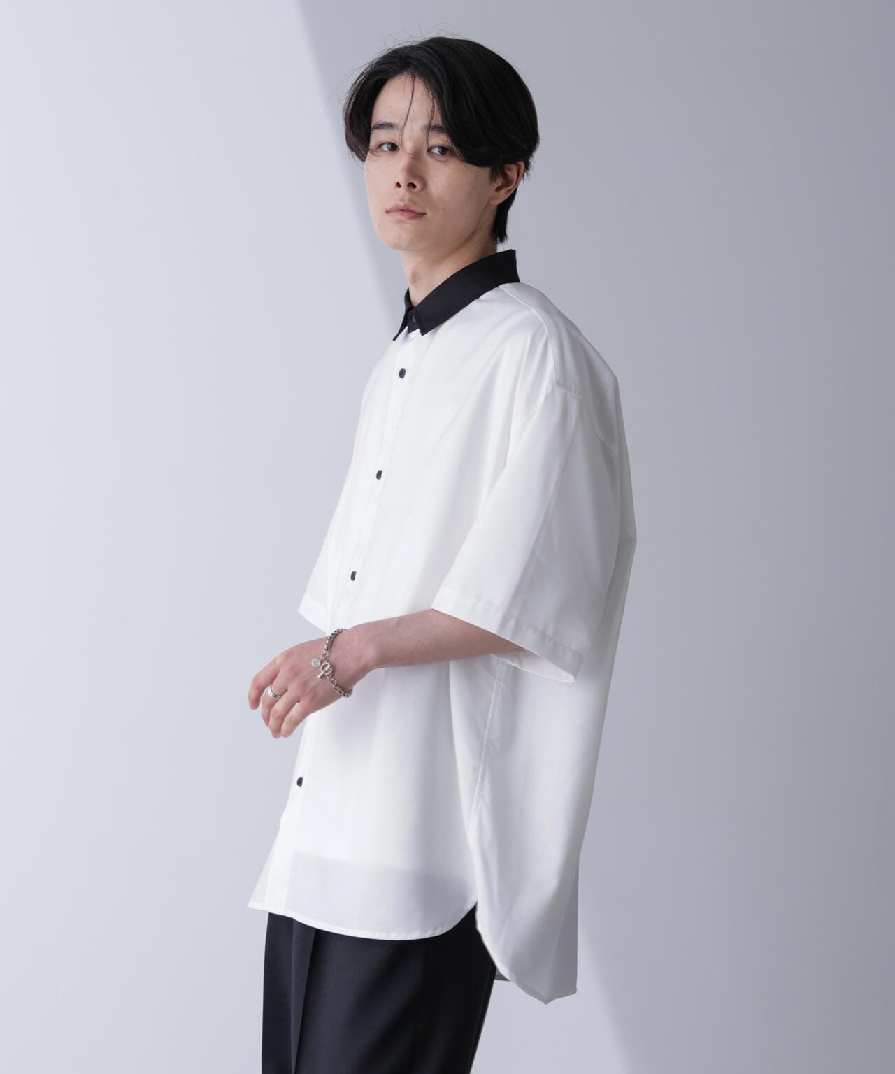 WEB限定/バイカラードレープシャツ 半袖 6724221207